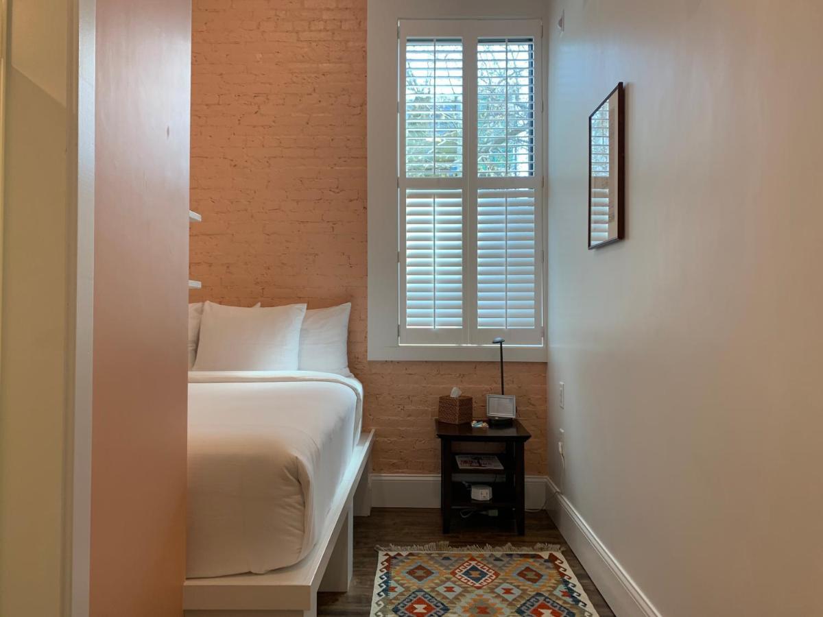 The Cabot Lodge Beverly Extérieur photo