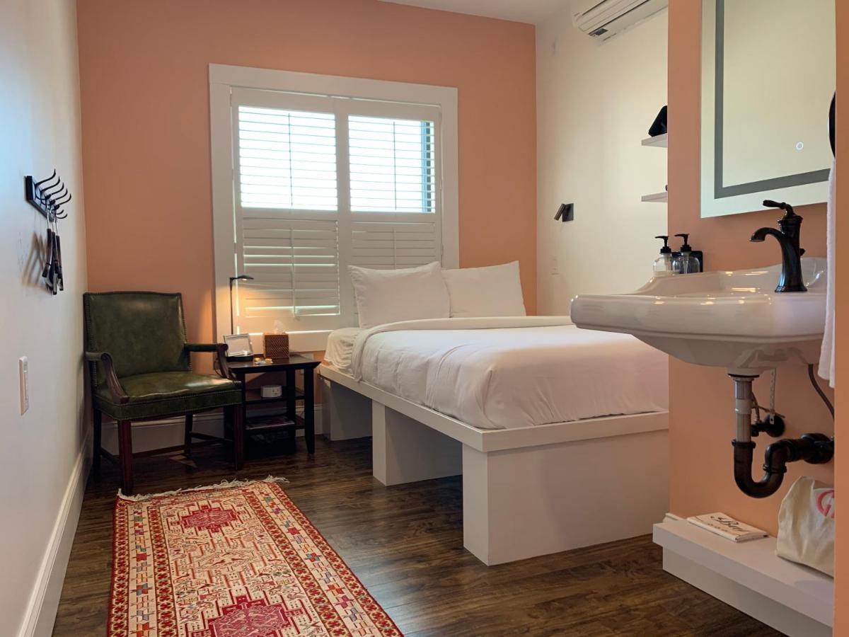 The Cabot Lodge Beverly Extérieur photo